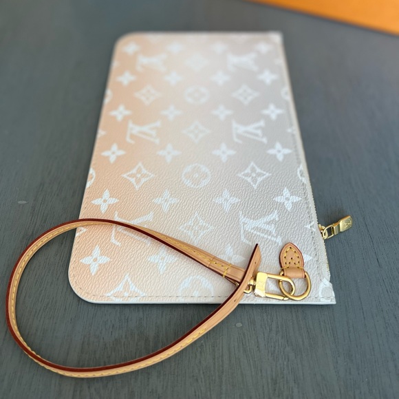 Louis Vuitton Neverfull Pochette By The Pool Monogram Giant - Picture 9 of 14